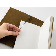 Load image into Gallery viewer, Traveler's Notebook Starter Kit - Regular Size - Olive Leather