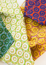 Load image into Gallery viewer, PRIMARY GARDEN NAPKIN SET