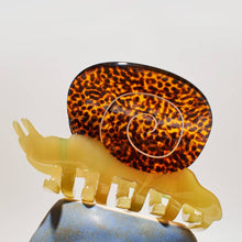 Load image into Gallery viewer, Snail Claw Clip