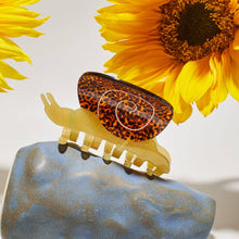 Load image into Gallery viewer, Snail Claw Clip