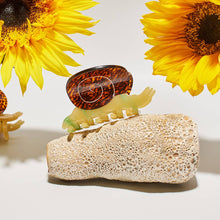 Load image into Gallery viewer, Snail Claw Clip