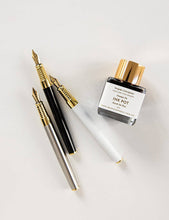 Load image into Gallery viewer, Black Fountain Pen
