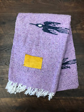 Load image into Gallery viewer, Handwoven Mexican blanket - Thunderswallow
