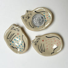 Load image into Gallery viewer, Tiny Ceramic Cat Trinket Dish
