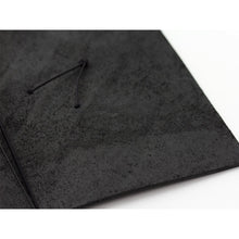 Load image into Gallery viewer, Traveler&#39;s Notebook Starter Kit - Regular Size - Black Leather
