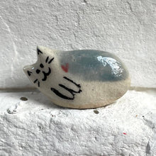 Load image into Gallery viewer, Tiny Ceramic Cats with Heart – Assorted Designs
