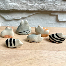 Load image into Gallery viewer, Tiny Ceramic Cats with Heart – Assorted Designs
