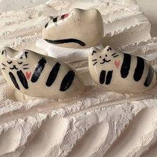 Load image into Gallery viewer, Tiny Ceramic Cats with Heart – Assorted Designs
