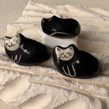 Load image into Gallery viewer, Tiny Ceramic Cats with Heart – Assorted Designs
