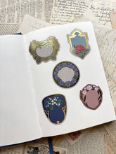 Load image into Gallery viewer, French Perfume gold foil paper label roll
