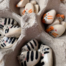 Load image into Gallery viewer, Tiny Ceramic Cats with Heart – Assorted Designs
