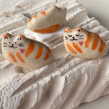 Load image into Gallery viewer, Tiny Ceramic Cats with Heart – Assorted Designs
