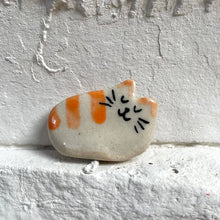 Load image into Gallery viewer, Tiny Ceramic Cats with Heart – Assorted Designs
